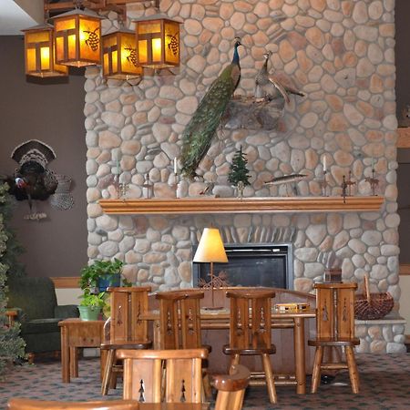 Boarders Inn And Suites By Cobblestone Hotels - Fayette 외부 사진