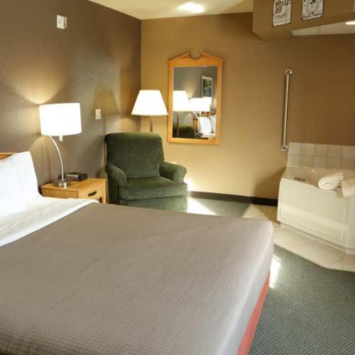 Boarders Inn And Suites By Cobblestone Hotels - Fayette 외부 사진