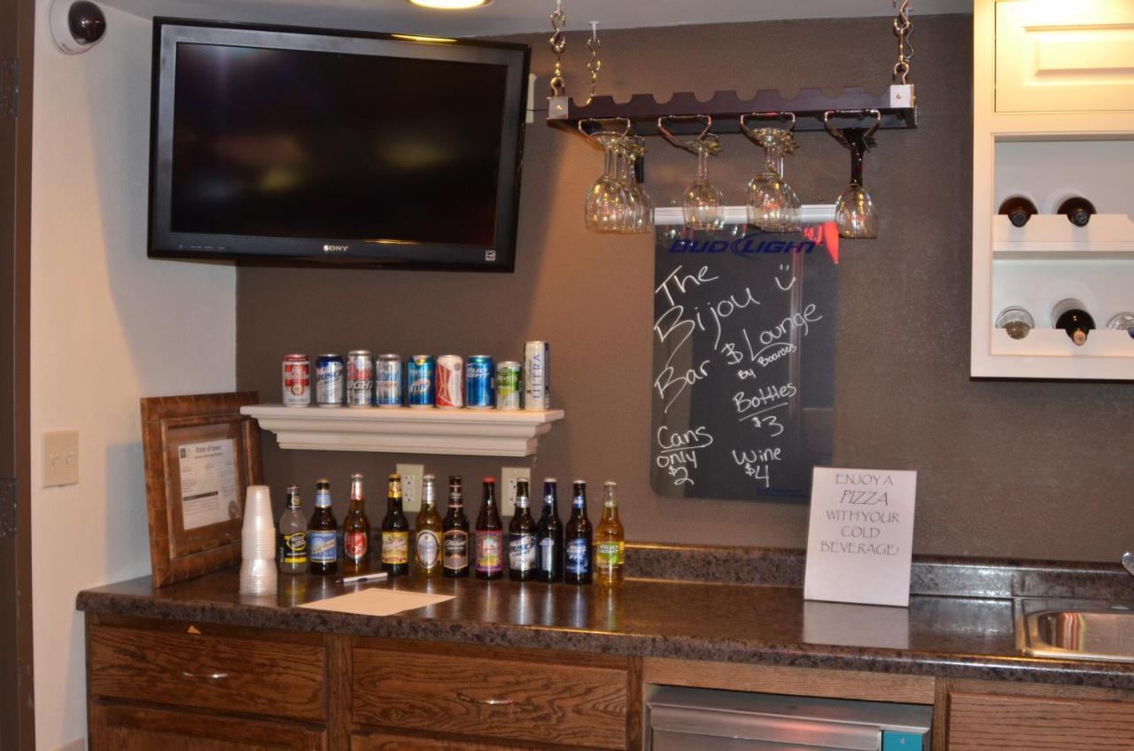 Boarders Inn And Suites By Cobblestone Hotels - Fayette 외부 사진