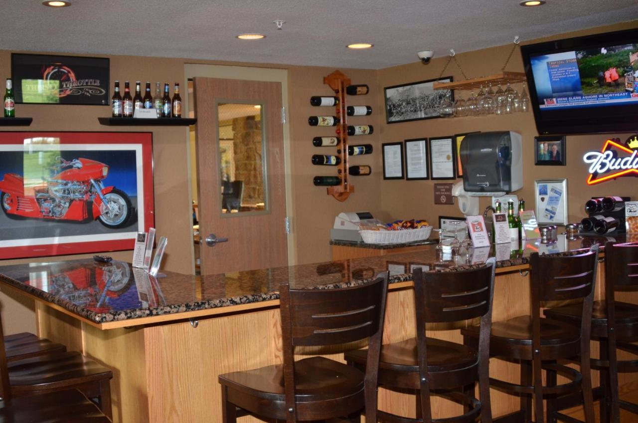 Boarders Inn And Suites By Cobblestone Hotels - Fayette 외부 사진
