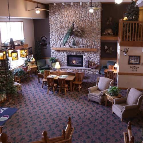 Boarders Inn And Suites By Cobblestone Hotels - Fayette 외부 사진